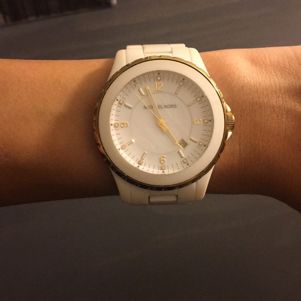 White Michael Kors watch ⌚️✨